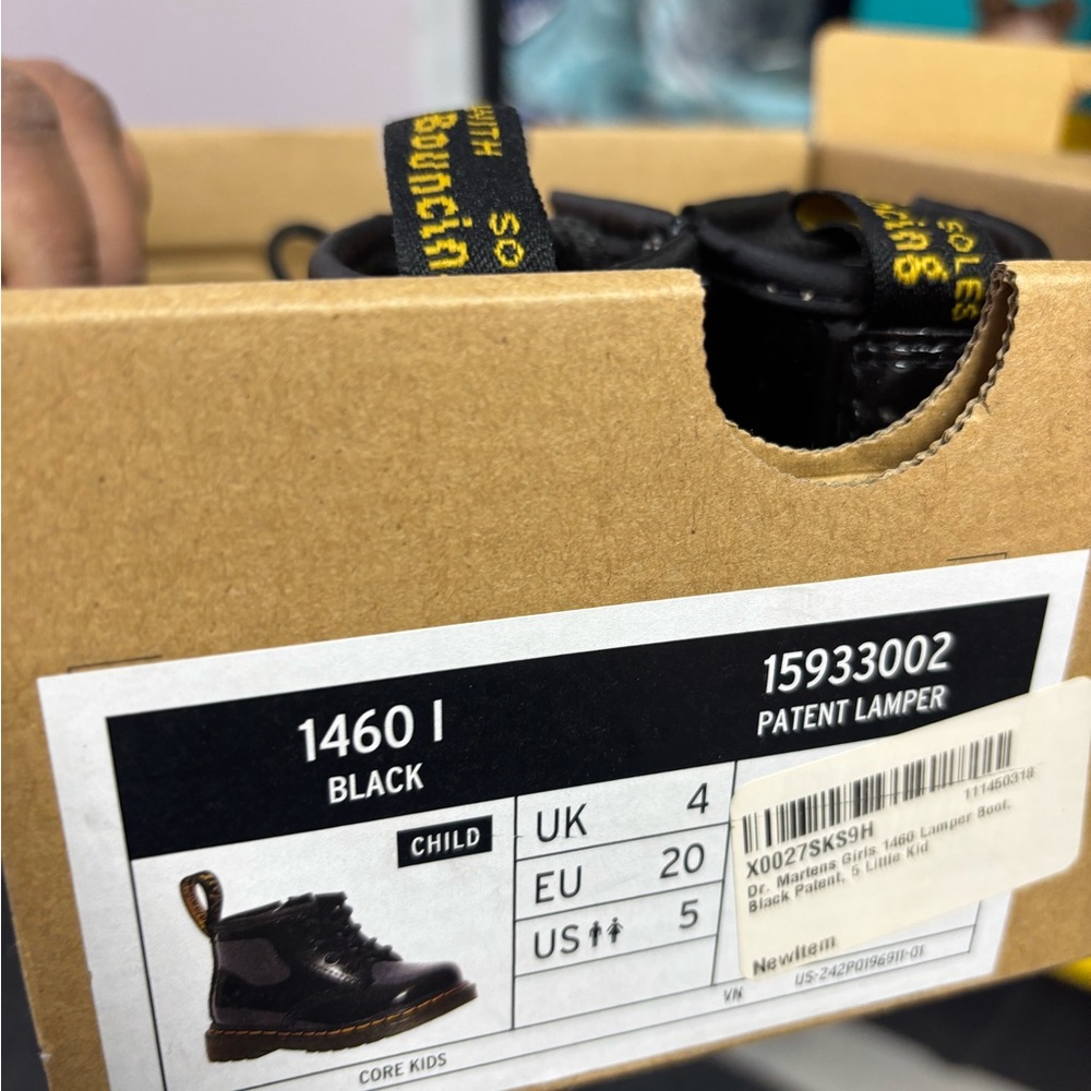 Dr. Martens - Picture 6 of 6